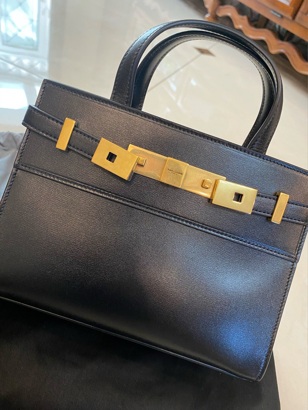 Ysl 𝑴𝑨𝑵𝑯𝑨𝑻𝑻𝑨𝑵 𝑵𝑨𝑵𝑶曼哈顿手提包 牙签纹黑色金扣593741
