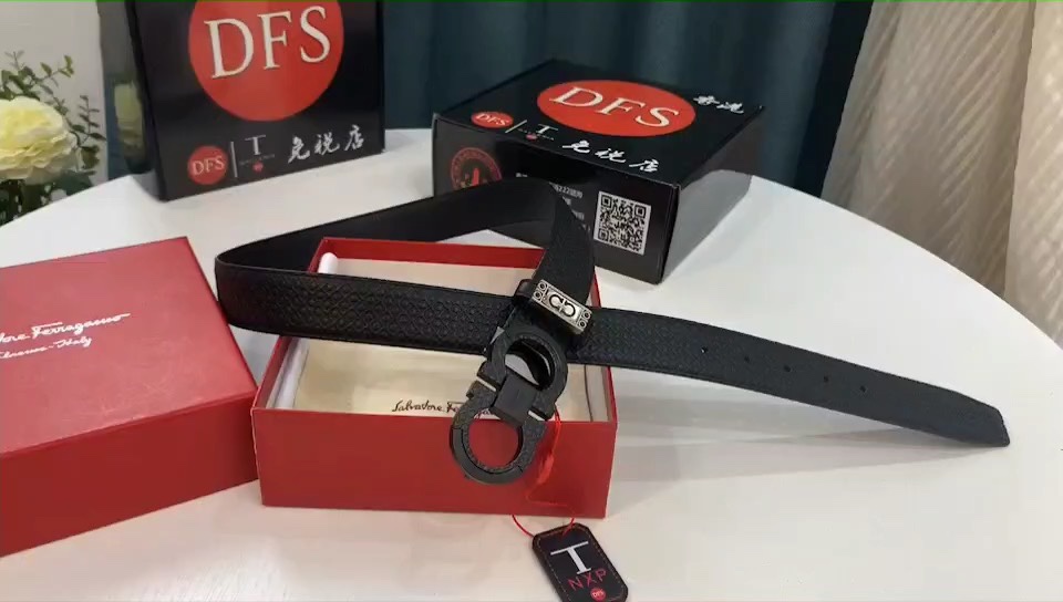 Ferragamo 菲拉格慕 皮带。可以裁剪 ，双面头层牛皮 两用皮带
