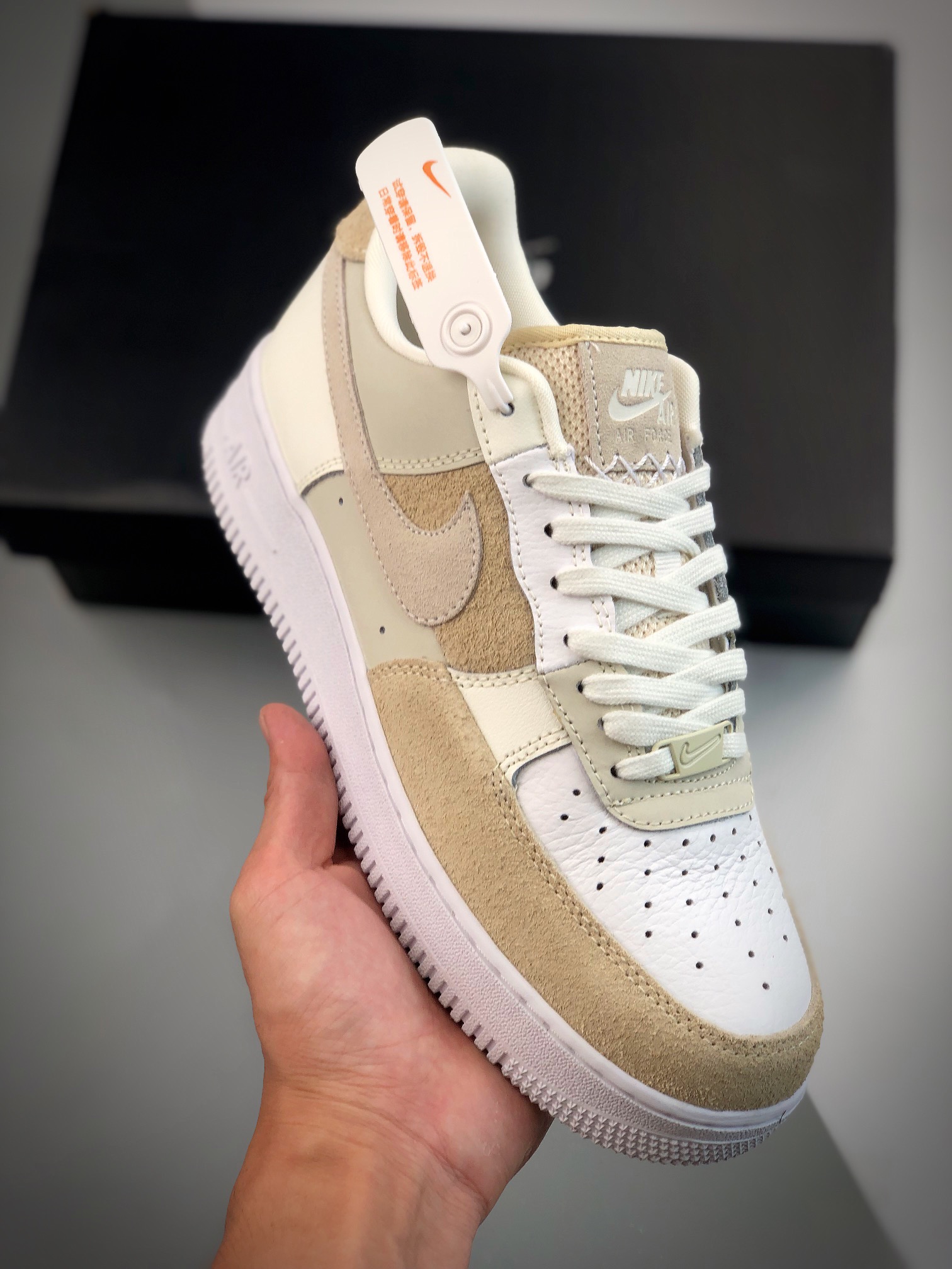 Air Force1 Low caqui combinado, horma y plantilla originales, creando la auténtica forma de Air Force, enfocado en el c…