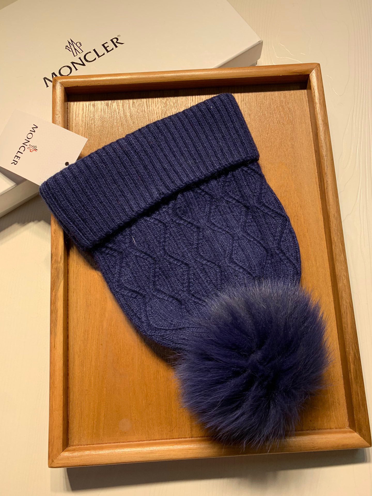 🌹。蒙口。【羊毛单帽-带狐狸毛球】客供小羊毛！珍贵典藏的灵魂帽子！客供色纱.每个颜色都非常好看！经典！手