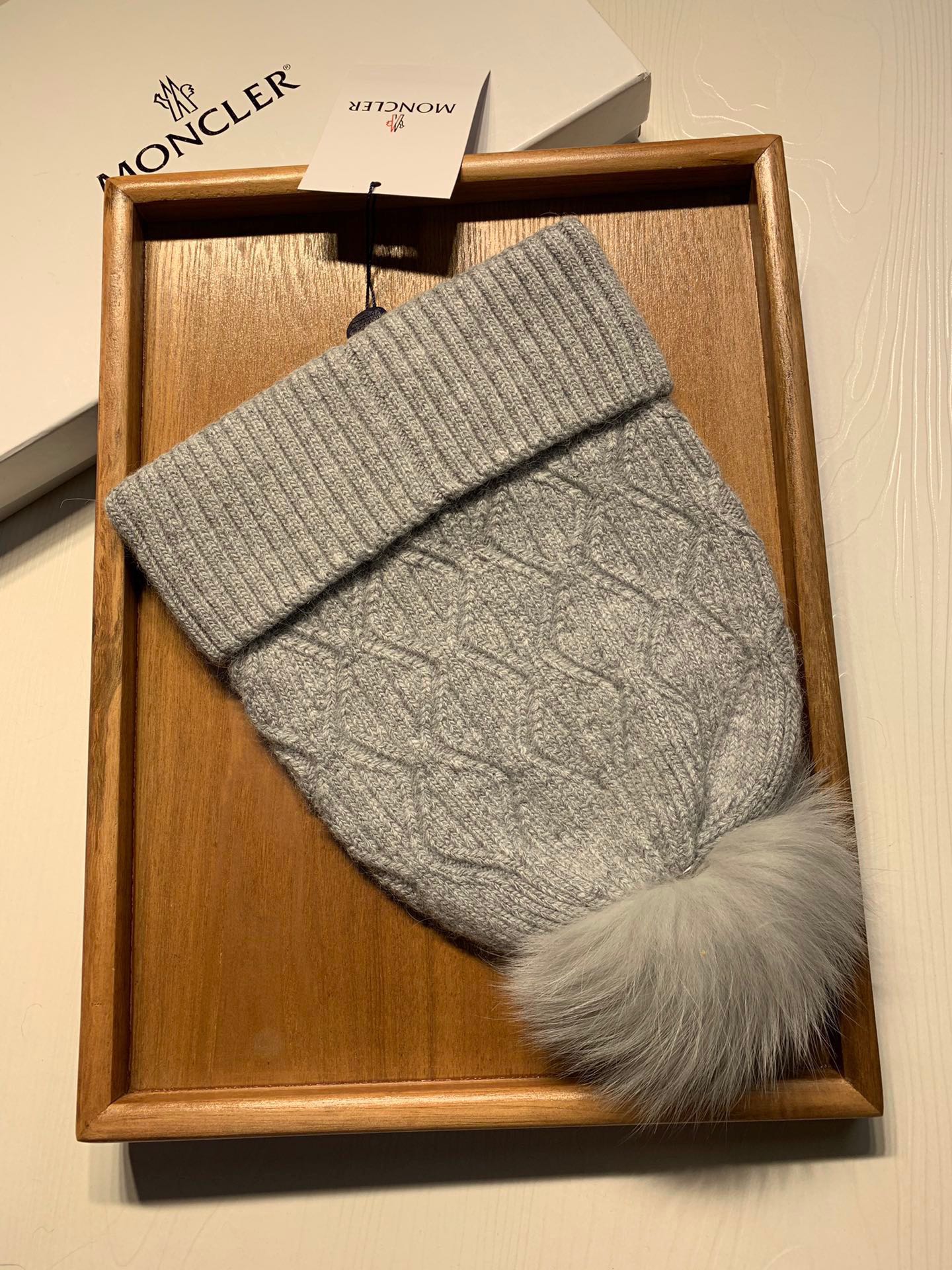 🌹。蒙口。【羊毛单帽-带狐狸毛球】客供小羊毛！珍贵典藏的灵魂帽子！客供色纱.每个颜色都非常好看！经典！手