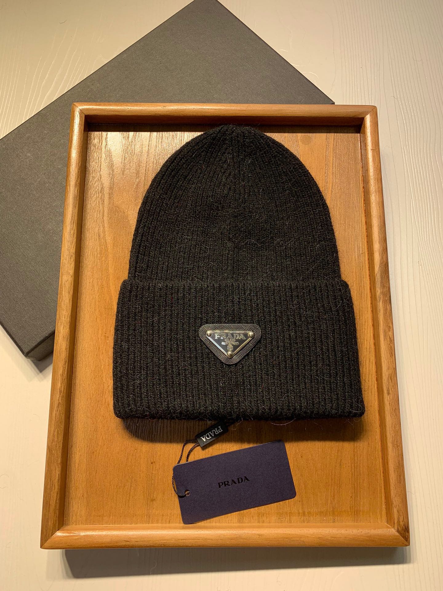 🌹。Prada。 【羊毛单帽】客供小羊毛！珍贵典藏的灵魂帽子！客供色纱.每个颜色都非常好看！经典！手感软