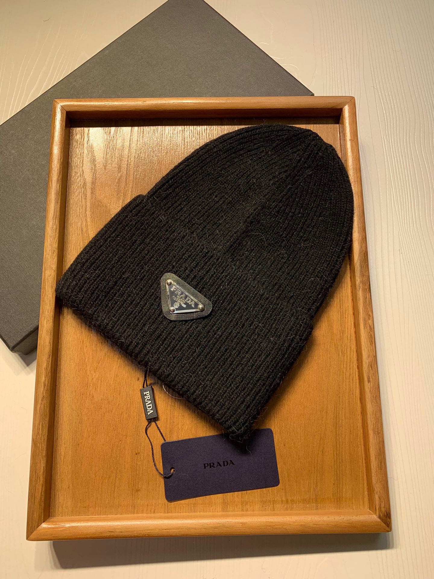 🌹。Prada。 【羊毛单帽】客供小羊毛！珍贵典藏的灵魂帽子！客供色纱.每个颜色都非常好看！经典！手感软