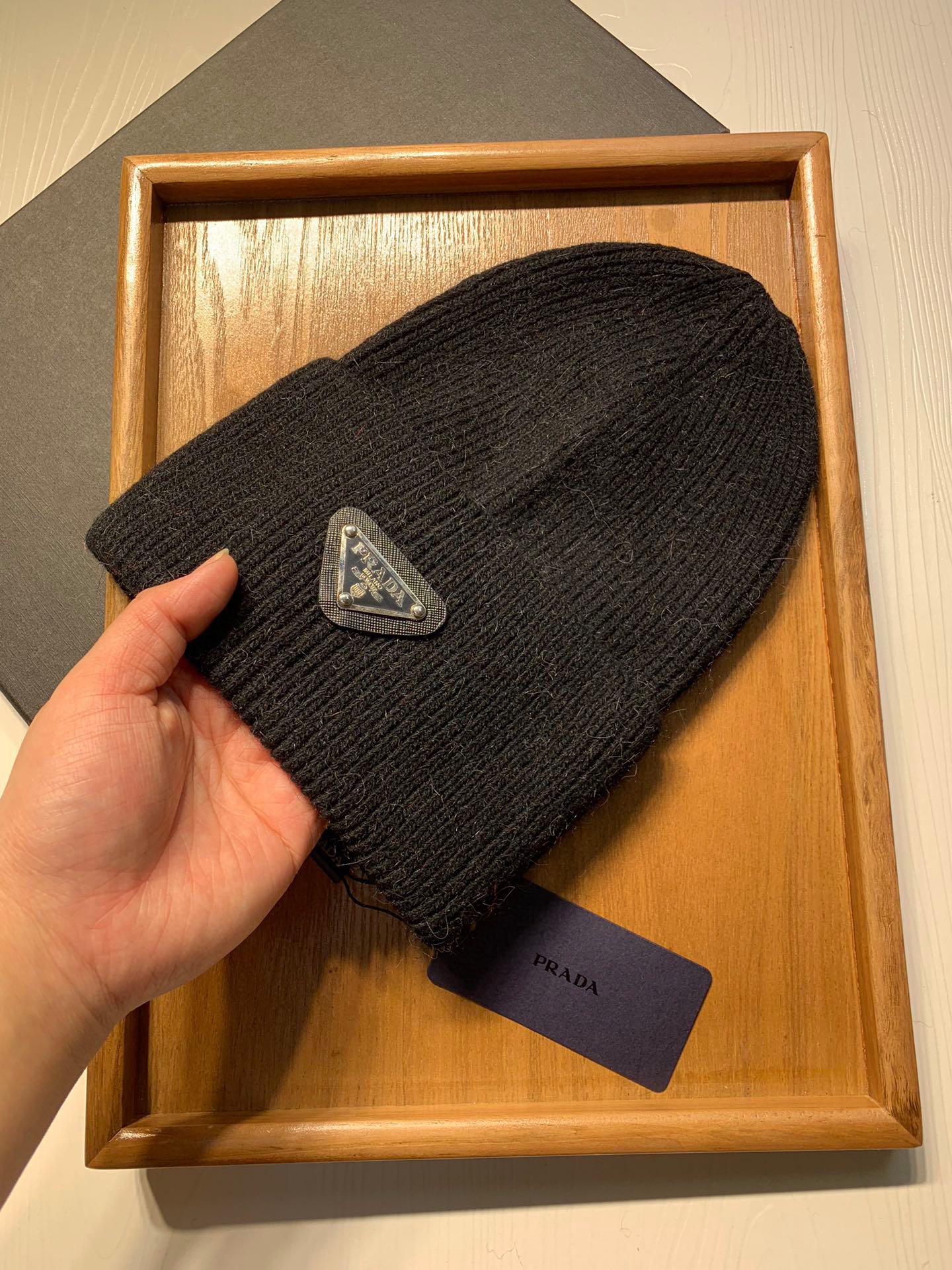 🌹。Prada。 【羊毛单帽】客供小羊毛！珍贵典藏的灵魂帽子！客供色纱.每个颜色都非常好看！经典！手感软