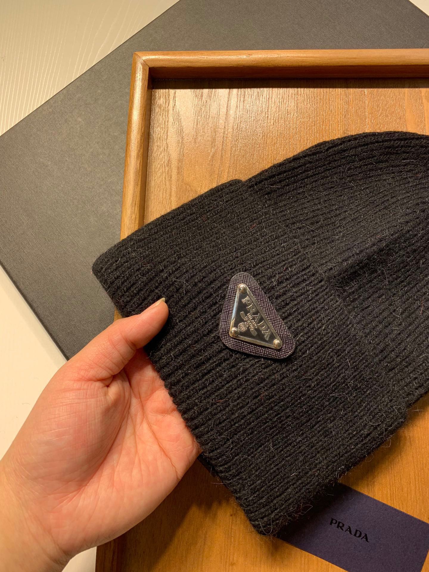 🌹。Prada。 【羊毛单帽】客供小羊毛！珍贵典藏的灵魂帽子！客供色纱.每个颜色都非常好看！经典！手感软