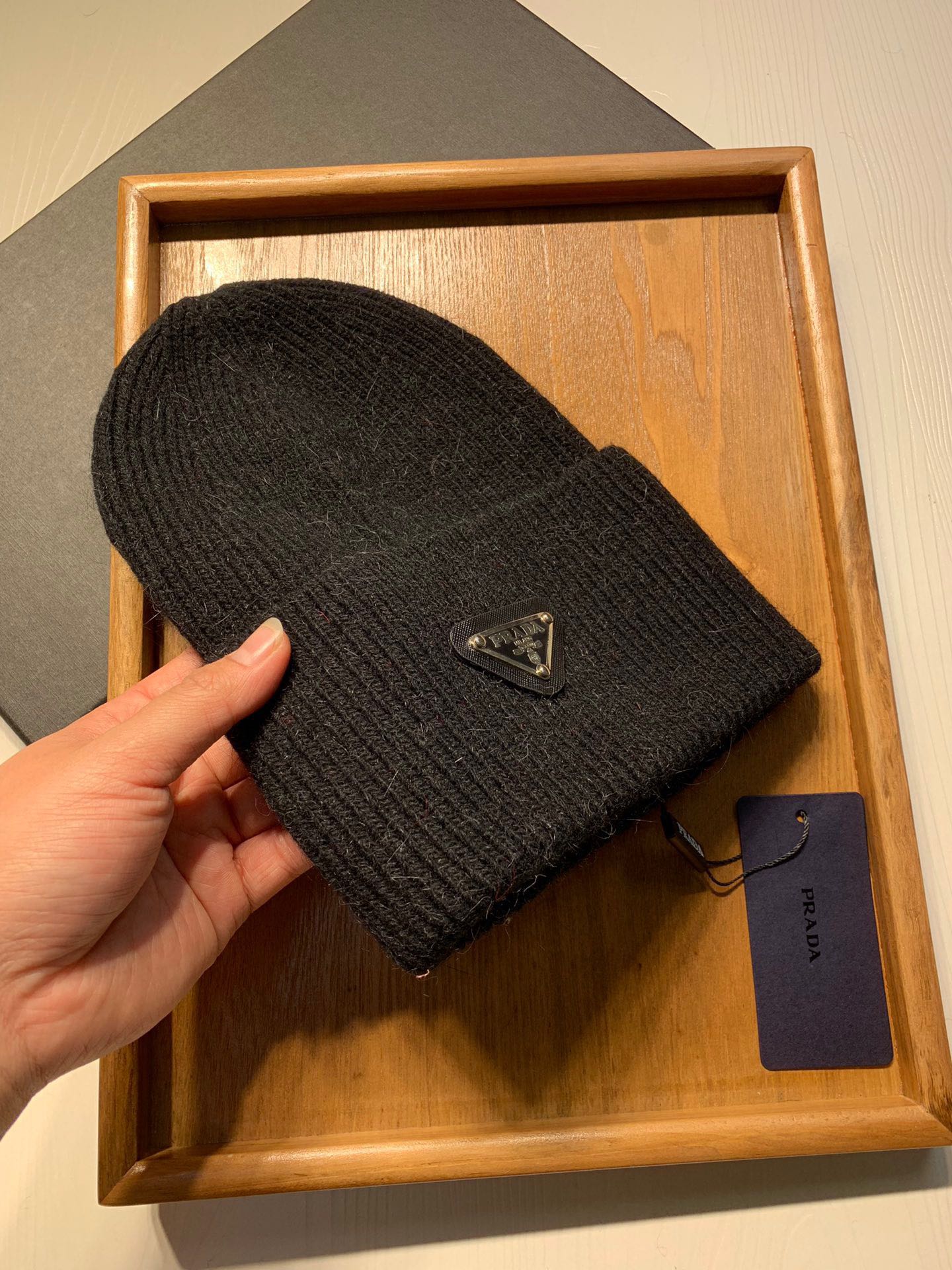 🌹。Prada。 【羊毛单帽】客供小羊毛！珍贵典藏的灵魂帽子！客供色纱.每个颜色都非常好看！经典！手感软