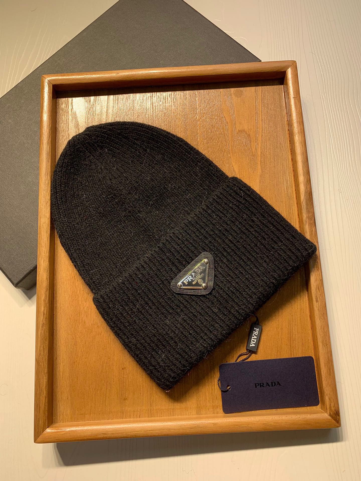 🌹。Prada。 【羊毛单帽】客供小羊毛！珍贵典藏的灵魂帽子！客供色纱.每个颜色都非常好看！经典！手感软