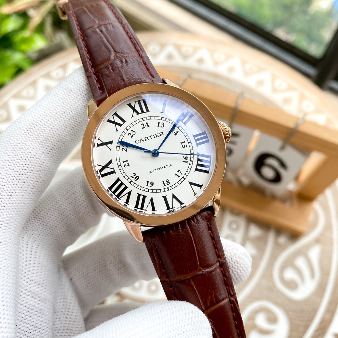 カルティエ 男性用腕時計 クラシックデザインと高級仕様