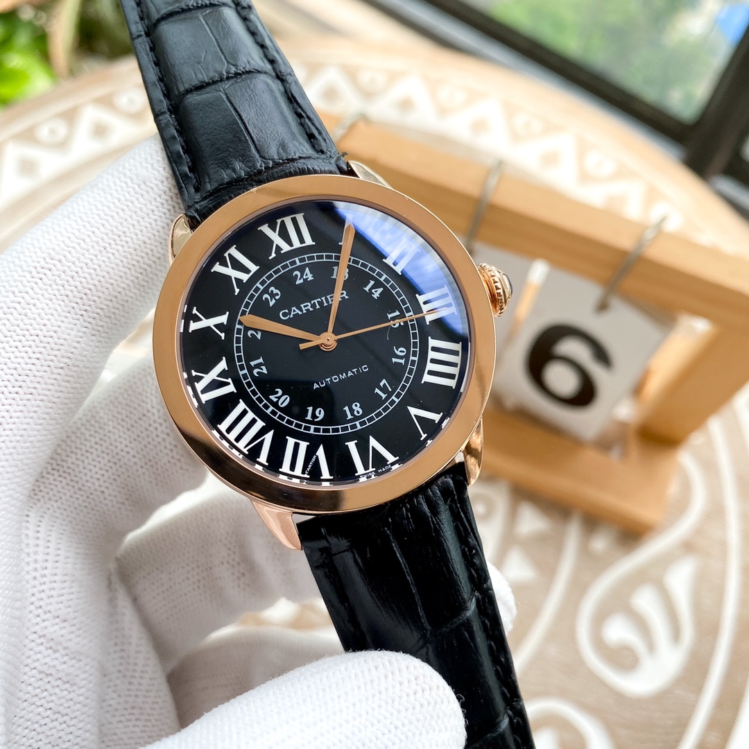 カルティエ 男性用腕時計 クラシックデザインと高級仕様