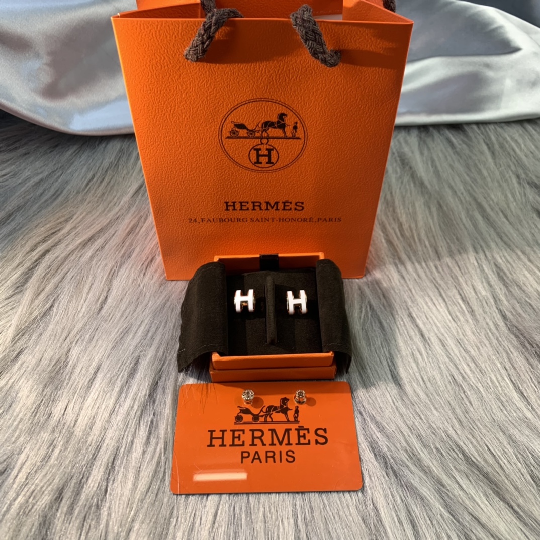 NO:102448,Hermes white enamel earrings, rose gold, gold two colors, counter synchronization, Hermes earrings Hermes necklace, hermes, necklace, gold19860909爱马仕白色珐琅耳钉,玫瑰金,黄金二个色,专柜同步,爱马仕耳钉爱马仕项链,hermes,necklace,gold,Jewelry
