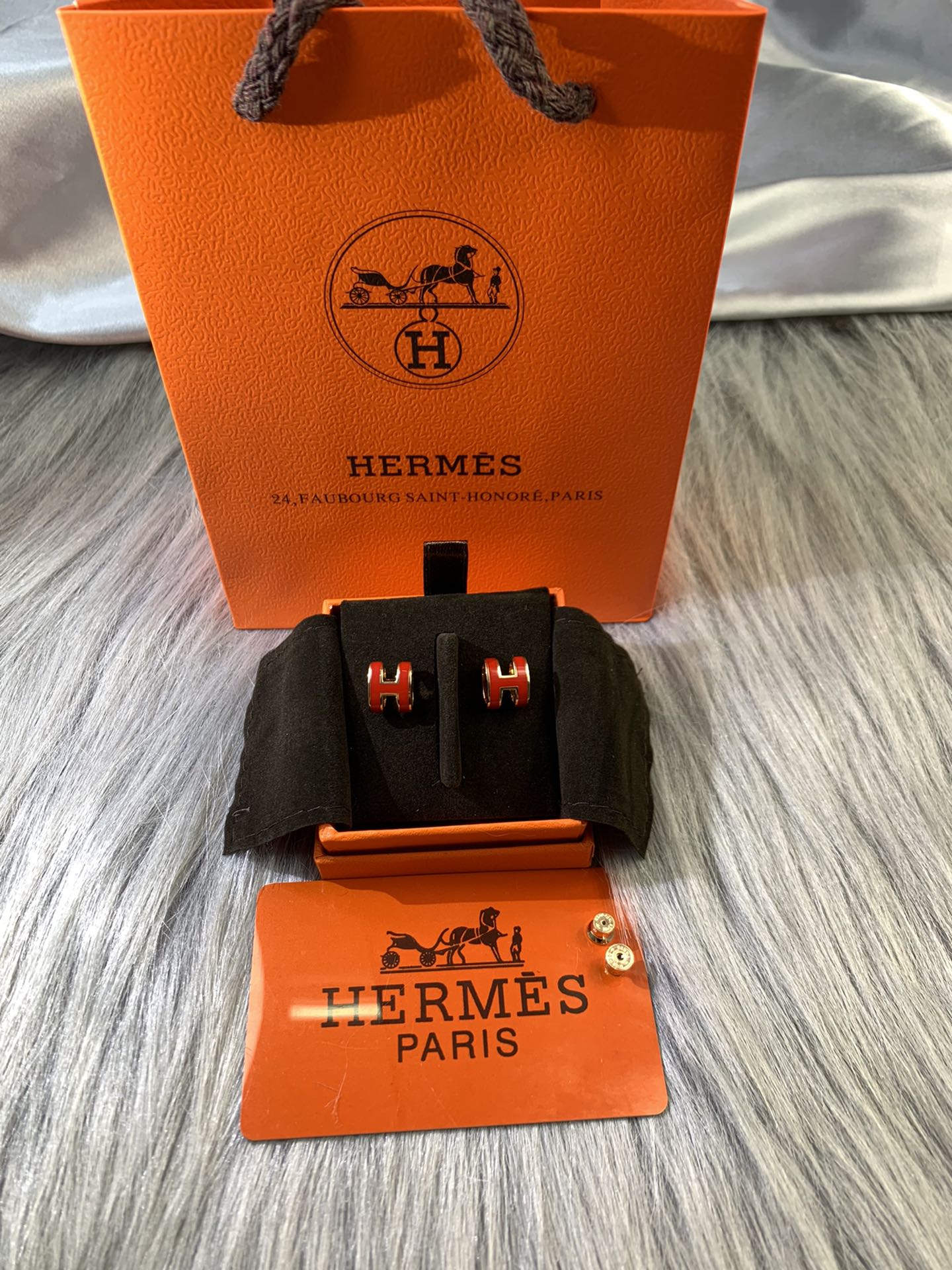 NO:101142,Hermes red enamel earrings, rose gold, gold two colors, counter synchronization, Hermes earrings, hermes, gold19860909爱马仕红色珐琅耳钉,玫瑰金,黄金二个色,专柜同步,爱马仕耳钉,hermes,gold,Jewelry