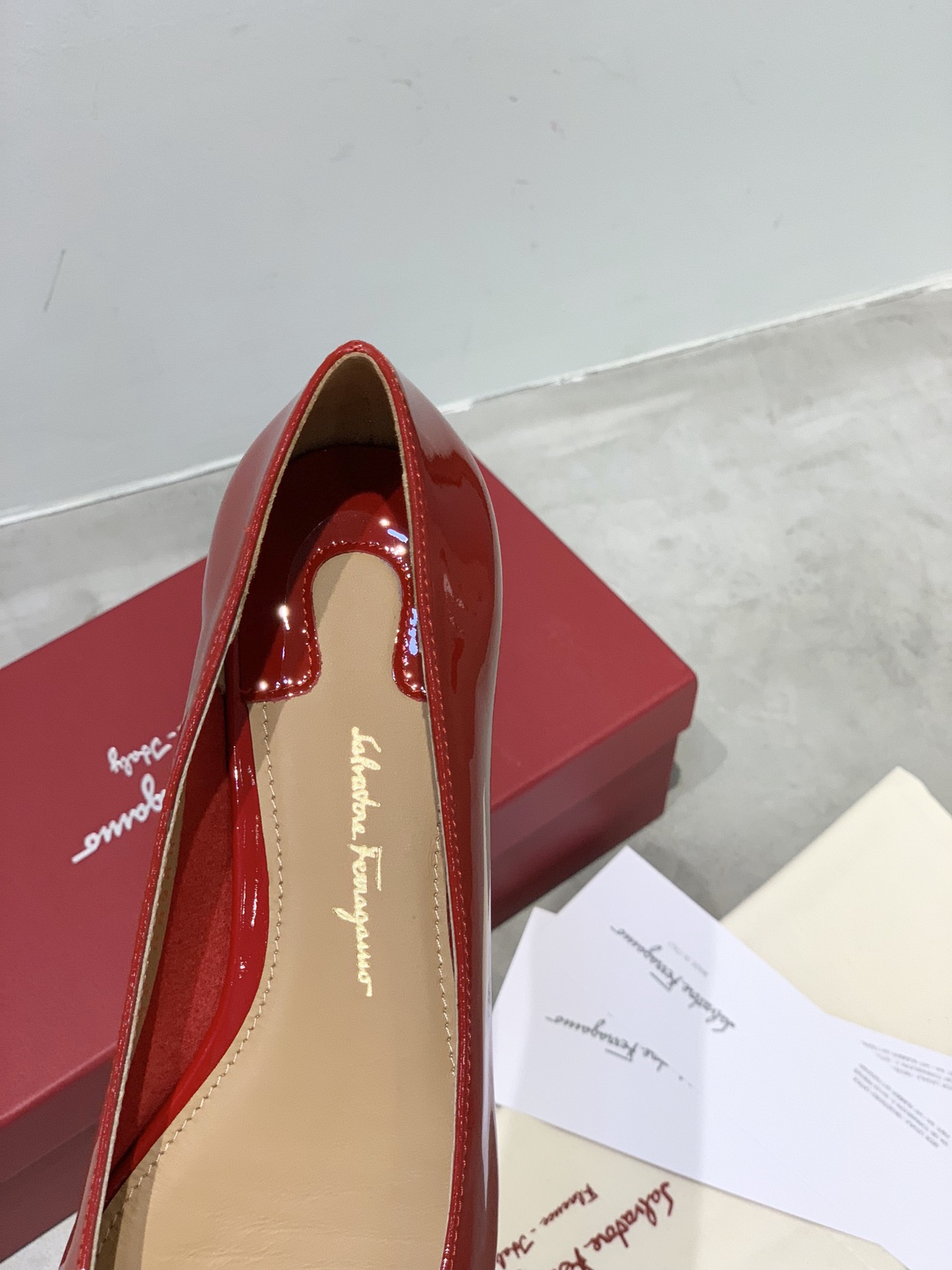 Factory Price: $600 Creamware Shoes with Imported Materials, Various Sizes Available - 图片 6