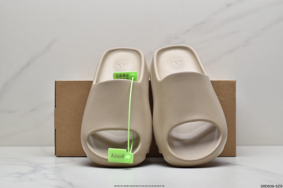 110 侃爷再度联乘Kanye West x Adidas Yeezy Slide”Bone”椰子拖鞋FV8425