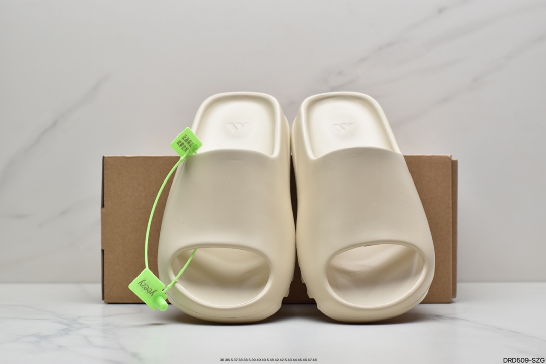 110 侃爷再度联乘Kanye West x Adidas Yeezy Slide”Bone”椰子拖鞋FV8425