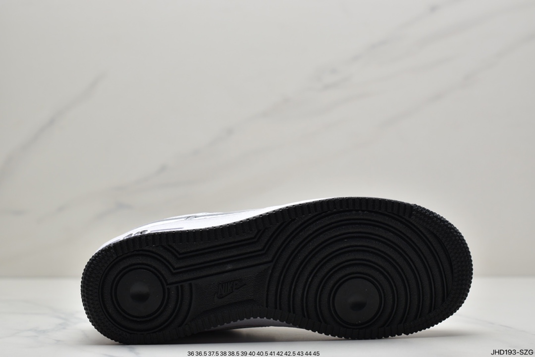 190 Air Force 1 ’07 黑白反光缝线 原楦头原纸板 纯正空军板鞋CN2896-104-莆田鞋,莆田鞋货源,高仿鞋,高仿鞋货源,安福档口,莆田高仿鞋,莆田鞋批发,高仿鞋批发,莆田高仿运动鞋,高仿运动鞋,莆田运动鞋 190 Air Force 1 ’07 黑白反光缝线 原楦头原纸板 纯正空军板鞋CN2896-104