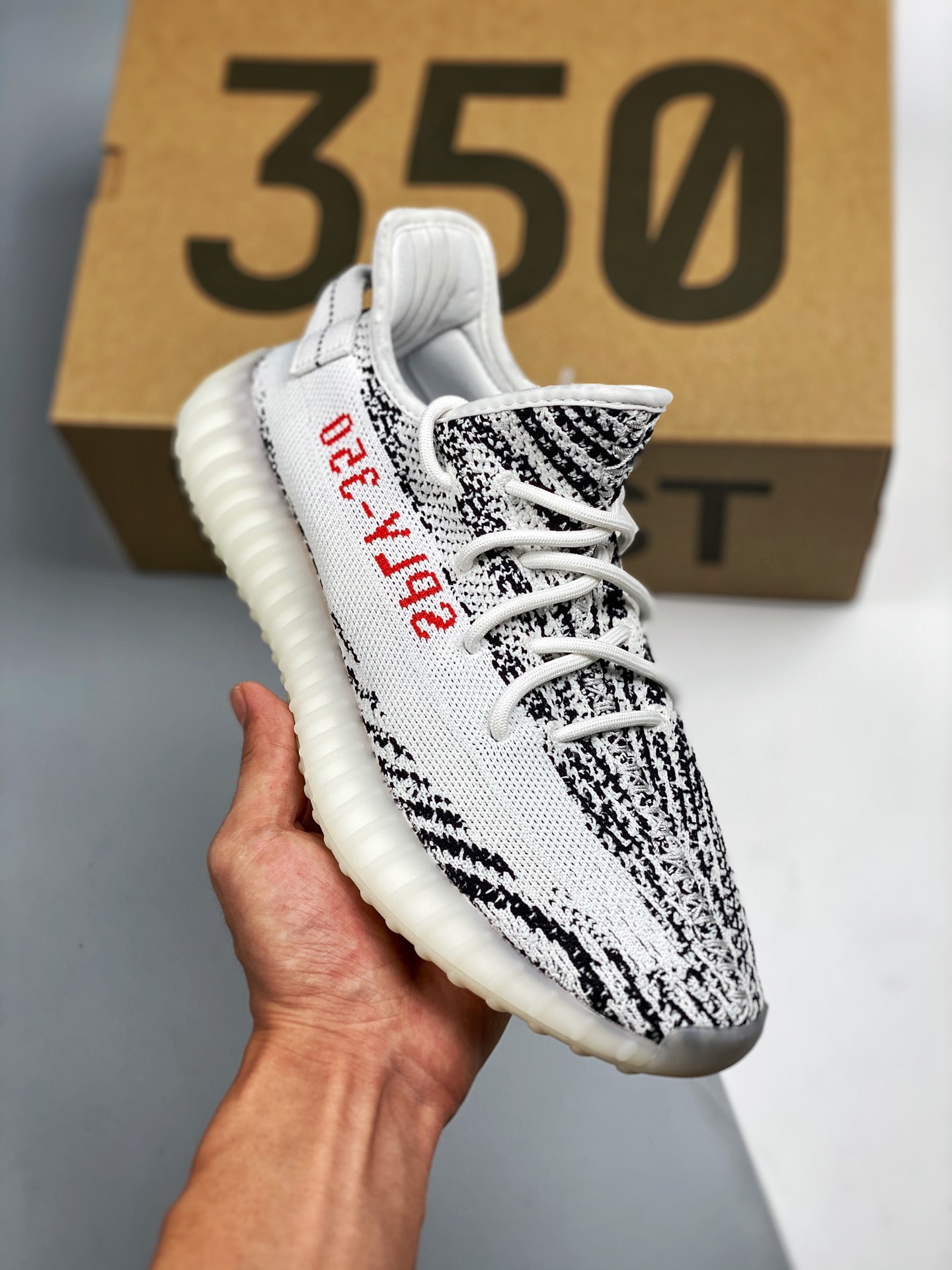 Suministro exclusivo de canal, versión pura original que pasa la verificación Yeezy 350V2 "Black" Blanco cebr…