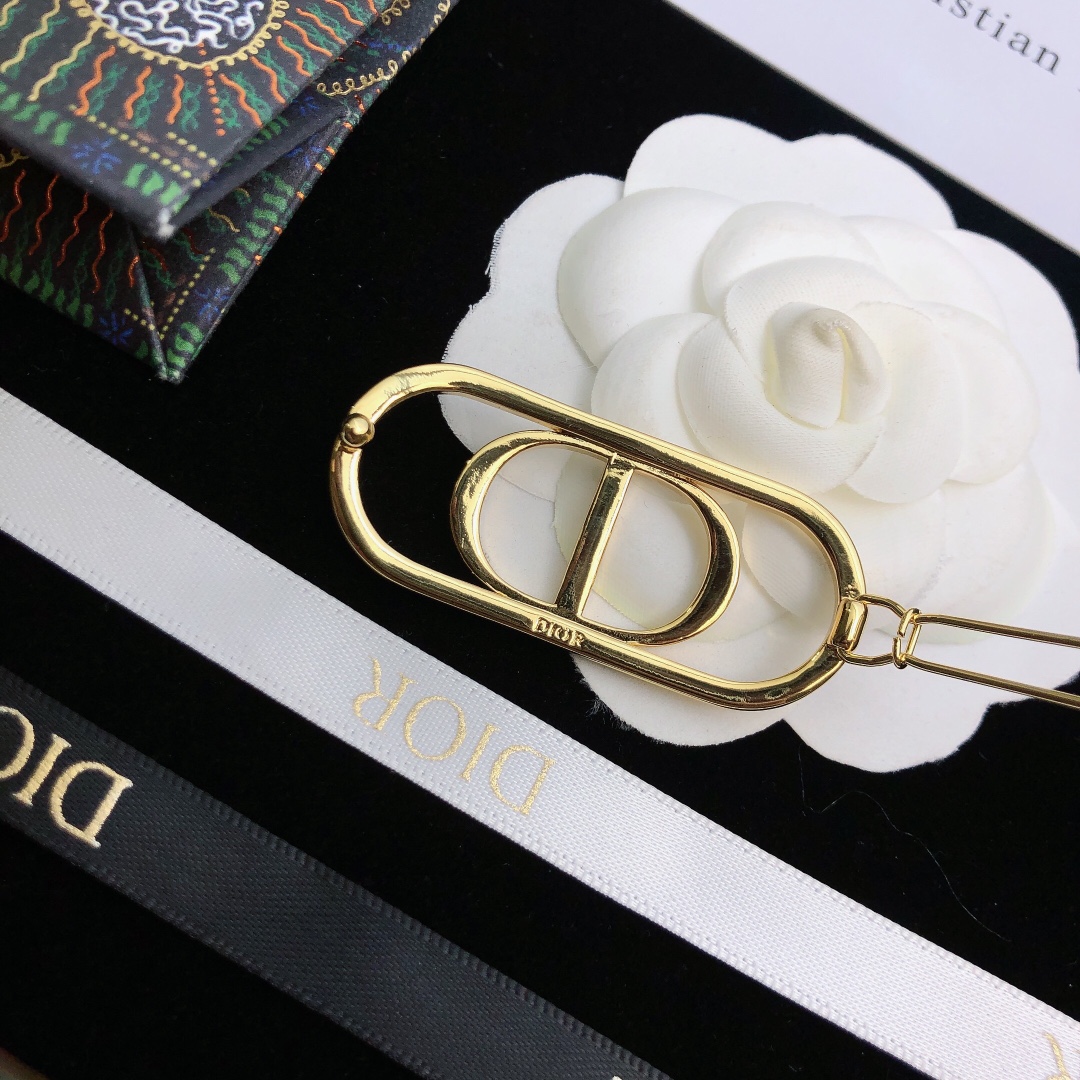 New Cash Today: Dior Collection with Multiple Styles and Designs Available - 图片 8