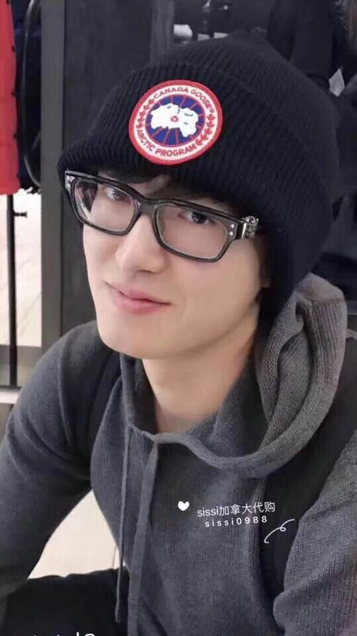 NO:362218,.Canadian Goose. [Wool Single Hat] Customers provide wool!  A precious collection of soul hats!  Guest color yarn is very beautiful!  classic!  The touch is soft and greasy. 70 wool 30 rabbit hair. A lamb combed lamb can only produce 30-40g of wool. Such a hat requires three or four lambs. Don’t use ordinary hats on the market to pretend to be. Is the yarn supplied by customers good? The market goods are incomparable!  The top-notch luxury of materials is the charm of the product. Easy access to the counter. Those who mix in the counter must receive it. They love every color. And they are beautiful and endurable!  Men, women, young and old can wear it!  You can beautify the real thing~ Hat Straw Hat Fisherman's Hat Baseball Hat Knitted Hats, Hats, espadrilles, hats.加拿大鹅.【羊毛单帽】客供小羊毛！珍贵典藏的灵魂帽子！客供色纱.每个颜色都非常好看！经典！手感软腻.70羊毛30兔毛.一只小羊精梳过的小羊仅能产出30-40g的羊毛.这么一个帽子得三四只小羊.不要拿市面上普通帽子冒充相比.客供的纱线好吗.市场货没得比！用料顶级奢华这就是产品的魅力.轻松出入专柜.混专柜的来必收.素色每个颜色都爱.而且美耐级了！男女老少均可用佩戴！见到实物你们能美化了～帽子草帽渔夫帽棒球帽针织帽,帽子,espadrilles,hats,hat