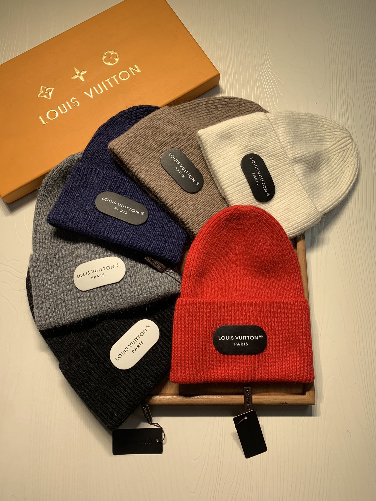 NO:362205,.L Home.【Wool Single Hat】Guests provide small wool!  A precious collection of soul hats!  Guest color yarn is very beautiful!  classic!  The touch is soft and greasy. 70 wool 30 rabbit hair. A lamb combed lamb can only produce 30-40g of wool. Such a hat requires three or four lambs. Don’t use ordinary hats on the market to pretend to be. Is the yarn supplied by customers good? The market goods are incomparable!  The top-notch luxury of materials is the charm of the product. Easy access to the counter. Those who mix in the counter must receive it. They love every color. And they are beautiful and endurable!  Men, women, young and old can wear it!  You can beautify the real thing~ Hat Straw Hat Fisherman's Hat Baseball Hat Knitted Hats, Hats, louis vuitton, espadrilles, hats.L家.【羊毛单帽】客供小羊毛！珍贵典藏的灵魂帽子！客供色纱.每个颜色都非常好看！经典！手感软腻.70羊毛30兔毛.一只小羊精梳过的小羊仅能产出30-40g的羊毛.这么一个帽子得三四只小羊.不要拿市面上普通帽子冒充相比.客供的纱线好吗.市场货没得比！用料顶级奢华这就是产品的魅力.轻松出入专柜.混专柜的来必收.素色每个颜色都爱.而且美耐级了！男女老少均可用佩戴！见到实物你们能美化了～帽子草帽渔夫帽棒球帽针织帽,帽子,louis vuitton,espadrilles,hats,hat