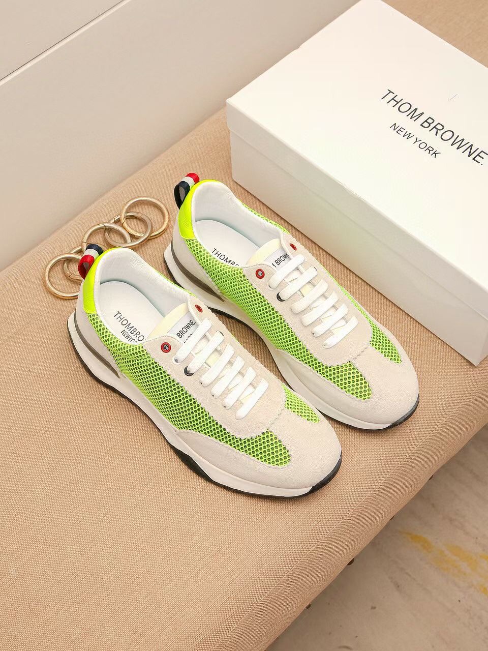 Baskets décontractées Thom Browne en cuir de veau vert et blanc pour hommes