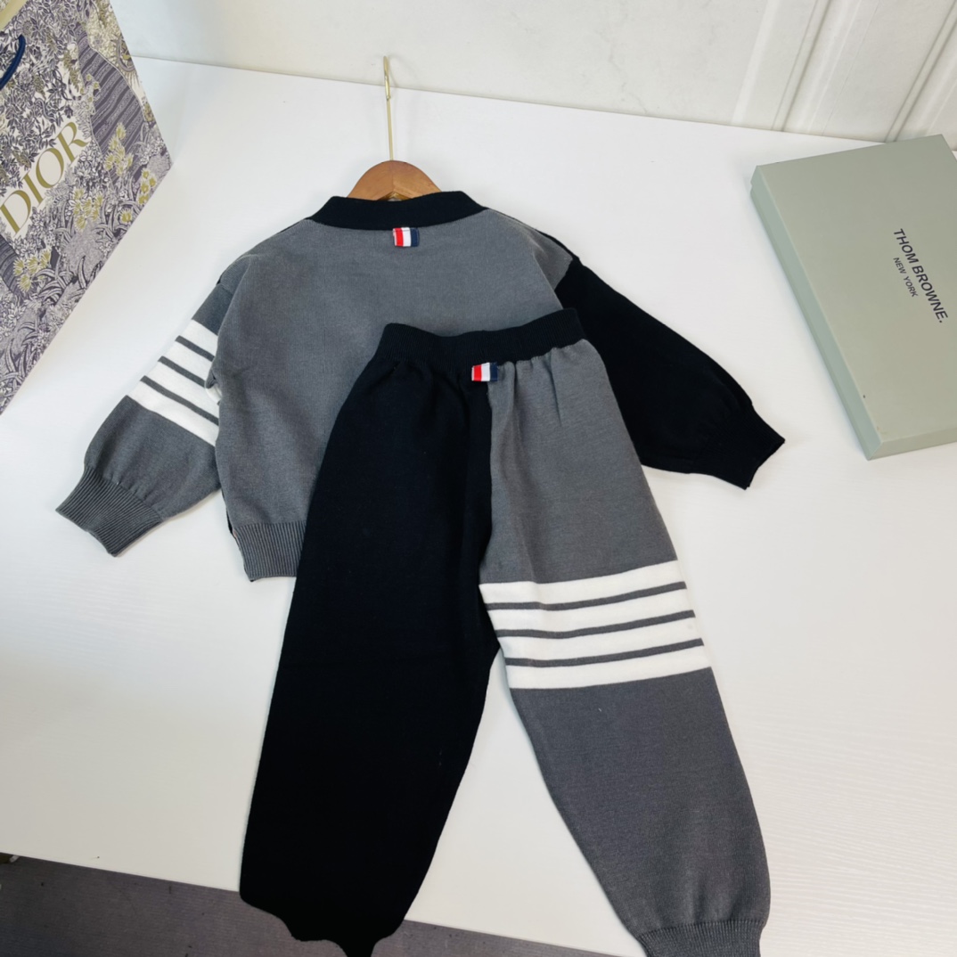 “THO* BROWNE Sam Ronny 2021 Sweater Suit: Hottest Designer Brand with Classic TB Style” - 图片 9