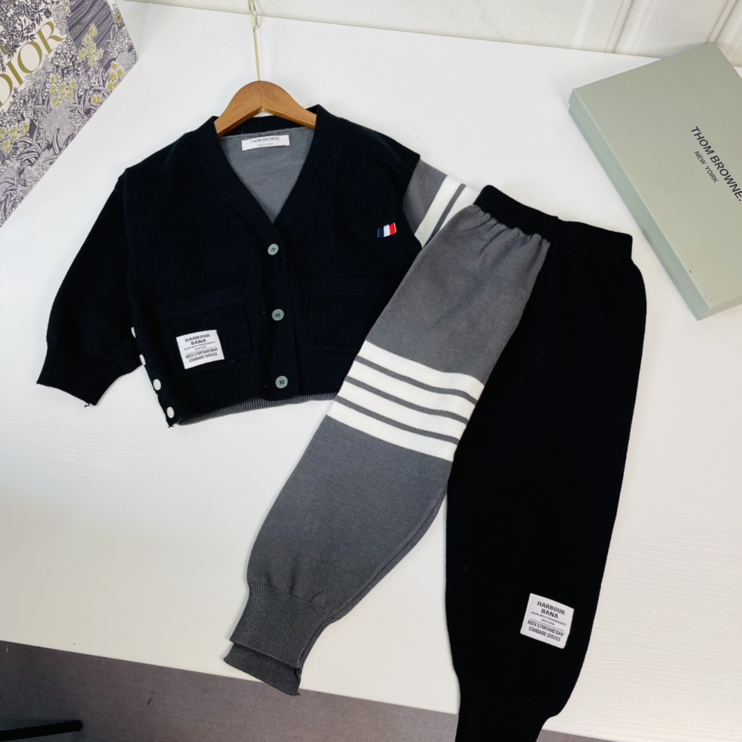 “THO* BROWNE Sam Ronny 2021 Sweater Suit: Hottest Designer Brand with Classic TB Style”