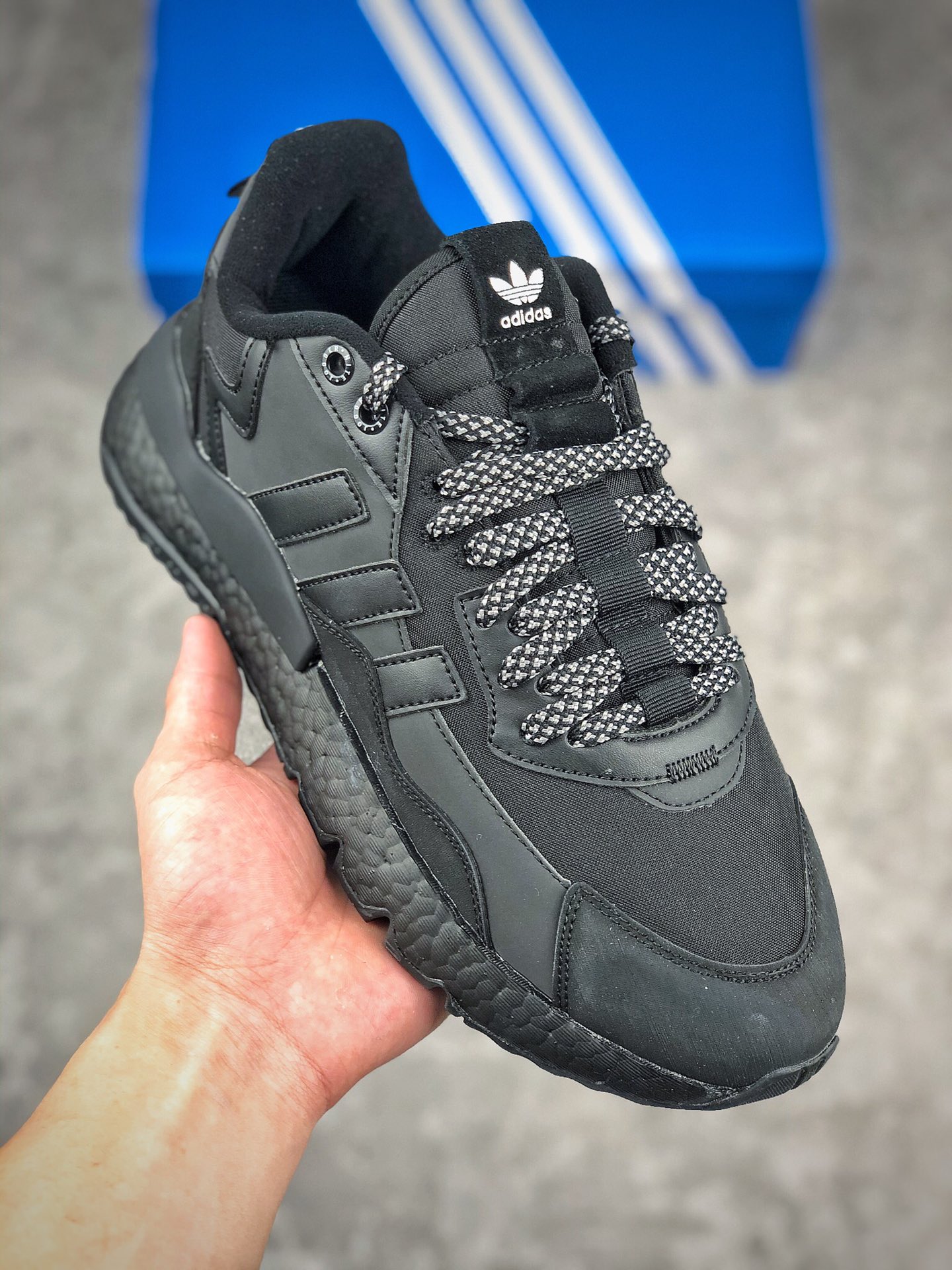   支持放店
AD 阿迪 Nite Jogger Boost 夜行者爆米花大底复古跑鞋 FV4137 尺码：39 40 40.5 41 42 42.5 43 44 45