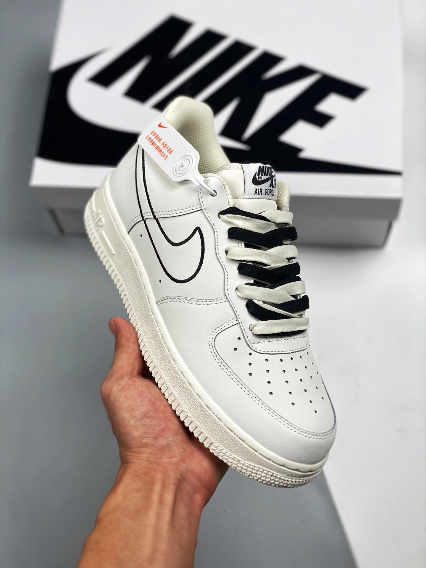 Nike Air Force1 Low crema y rojo con swoosh bordado, horma original y plantilla original, estilo auténtico de Air Force…
