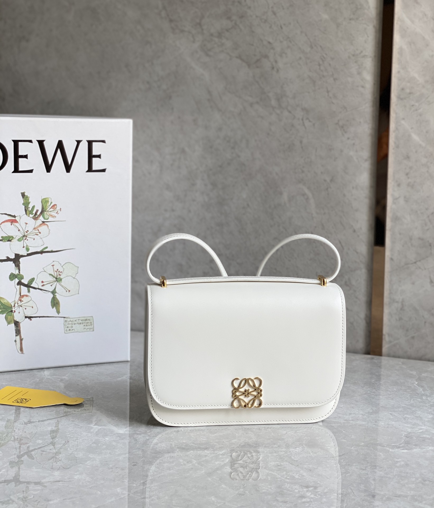 LOEWE罗意威 最新款Goya Bag 小号白色0666