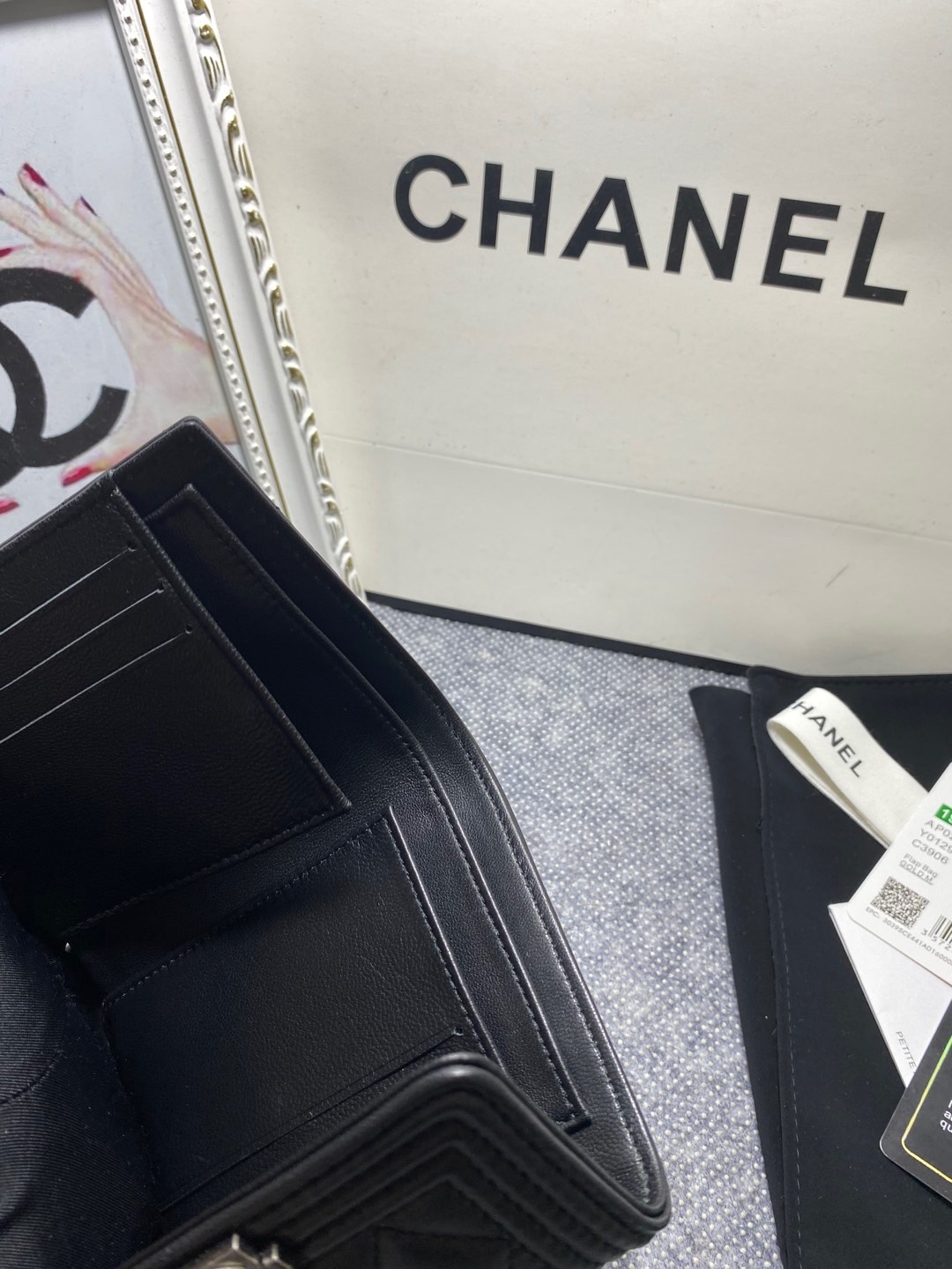 Chanel香奈儿 型号:2090 原版开发👍最新短款钱夹,进口原版羊皮🐑走三线骨边立体效果凸出 ,出