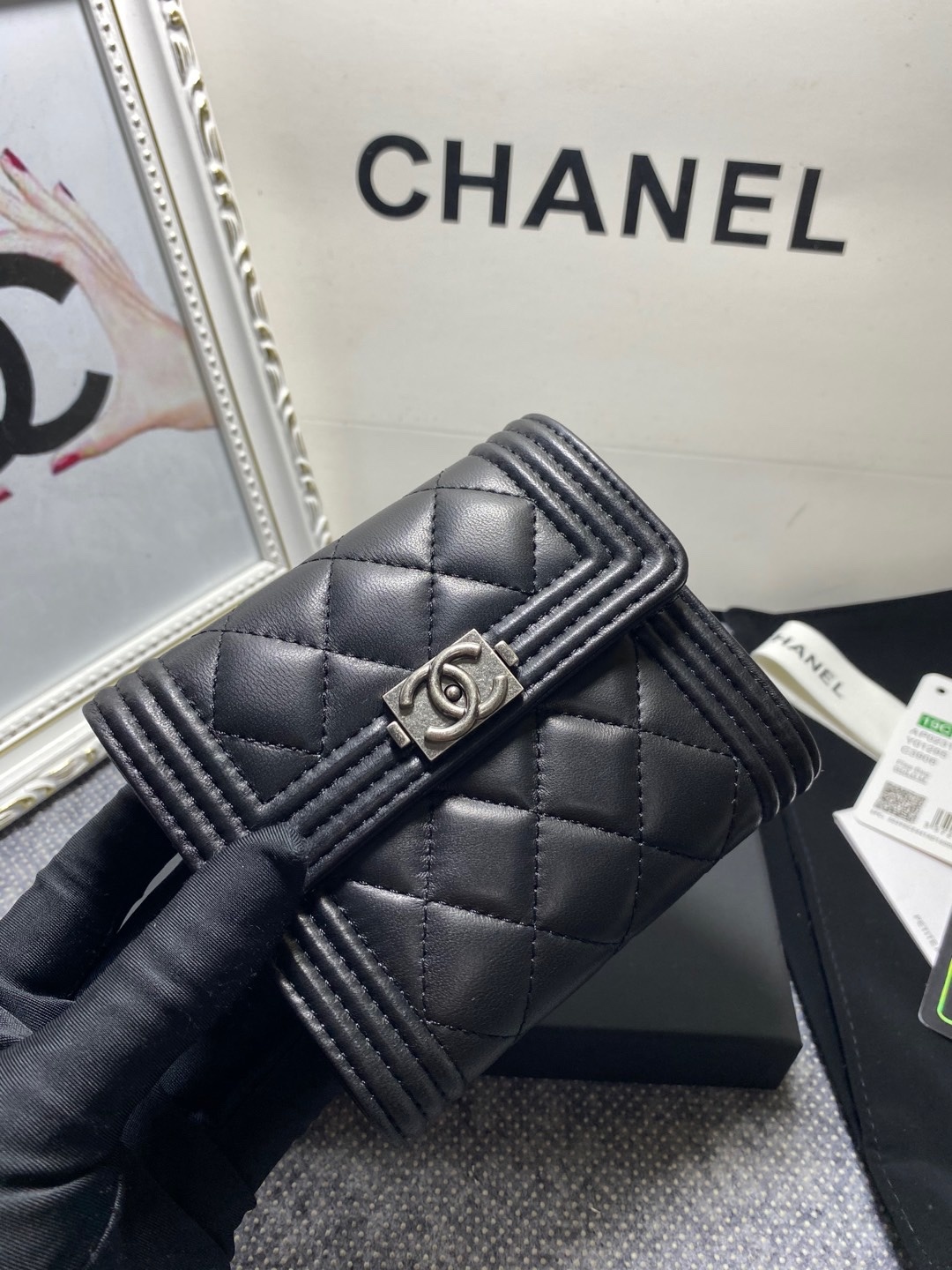 Chanel香奈儿 型号:2090 原版开发👍最新短款钱夹,进口原版羊皮🐑走三线骨边立体效果凸出 ,出