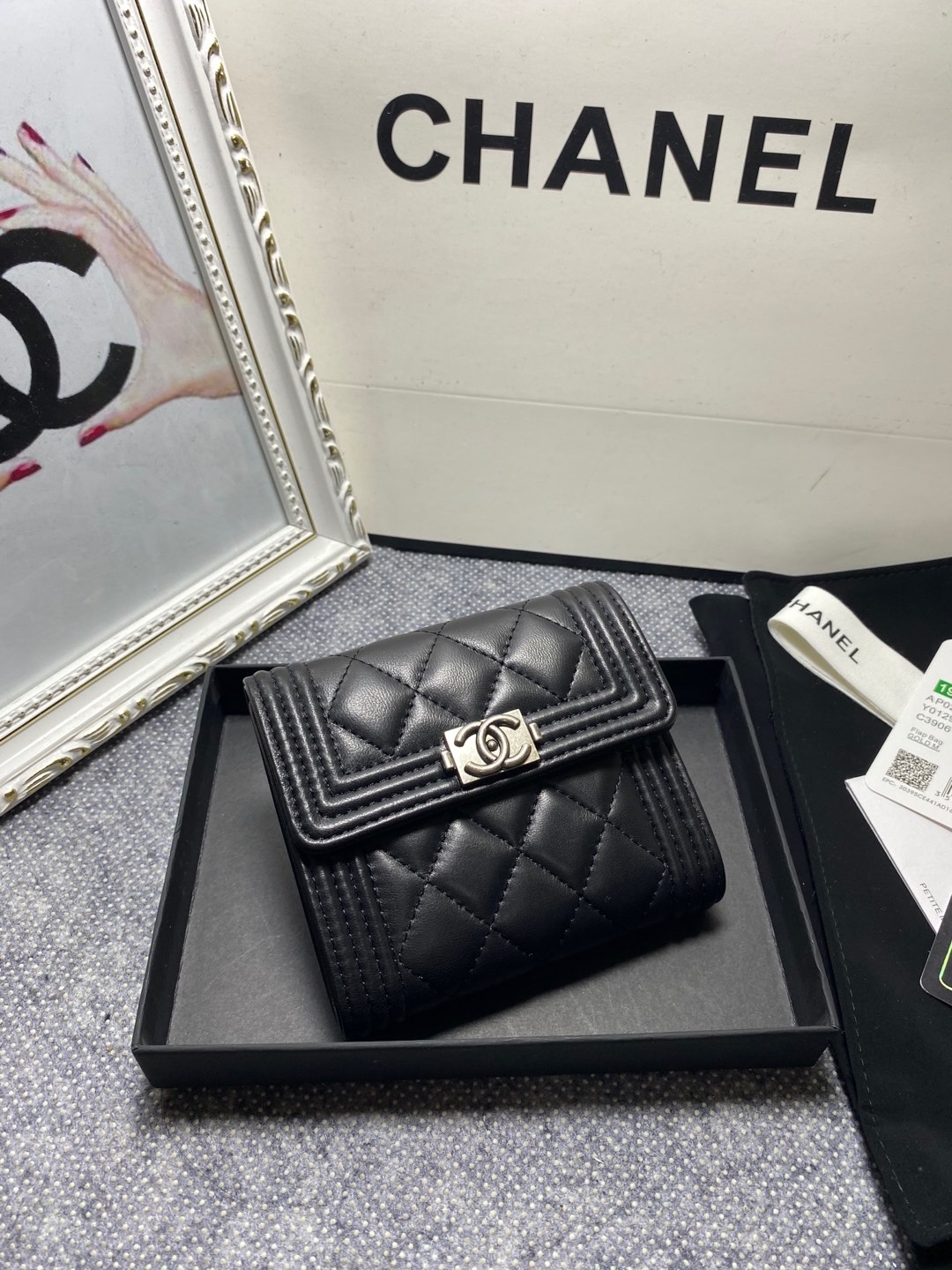 Chanel香奈儿 型号:2090 原版开发👍最新短款钱夹,进口原版羊皮🐑走三线骨边立体效果凸出 ,出