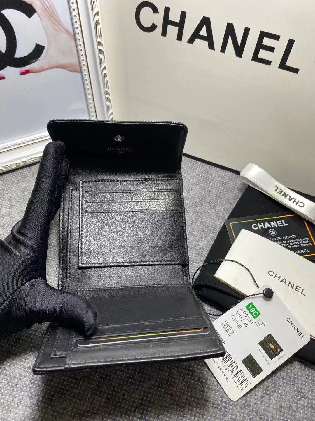 专属高端打造三折短款小钱包 全网独家供货 采用进口颗粒压花牛皮🐂正品电镀五金强强强 尺寸10.5*19.