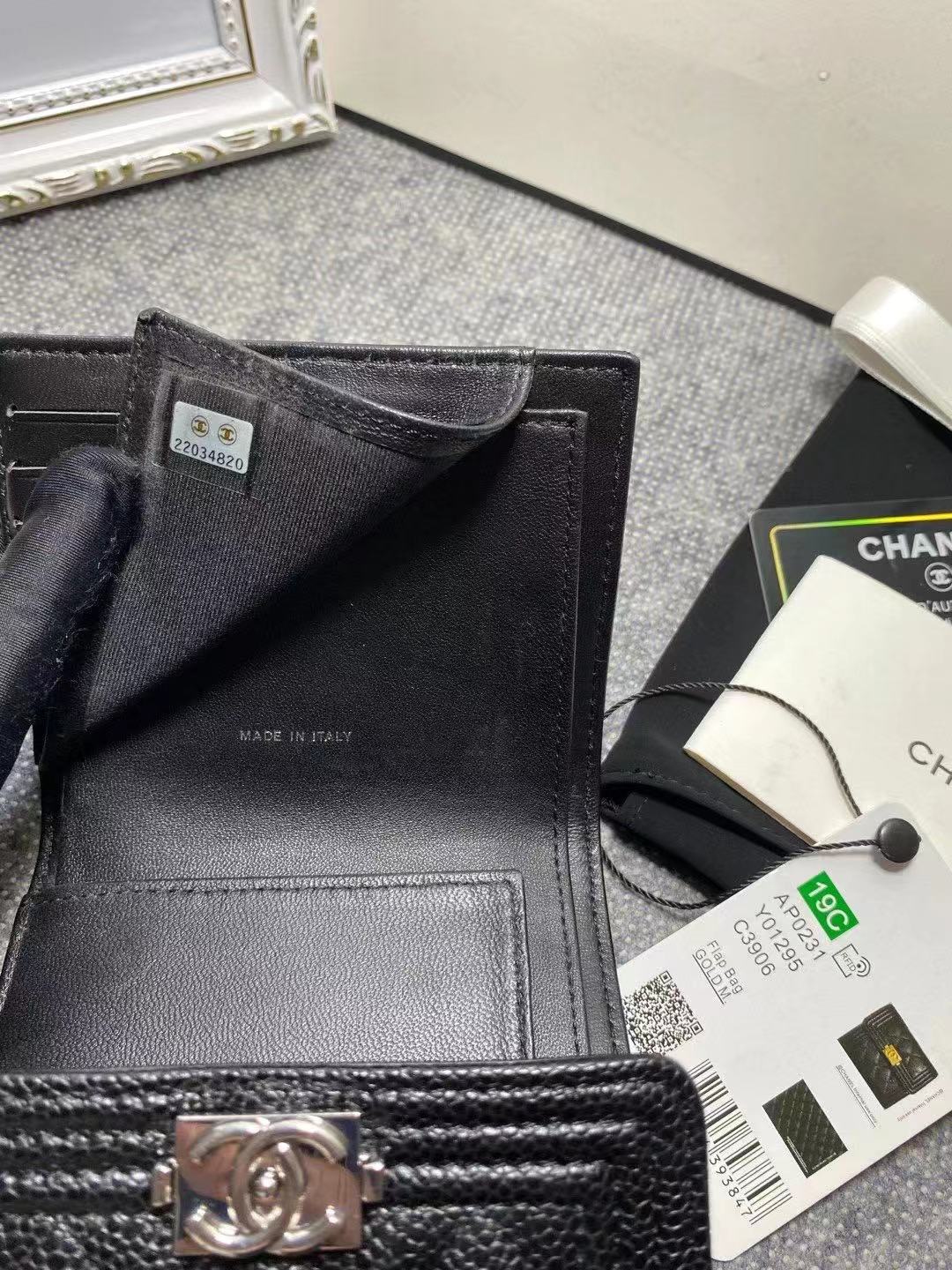 专属高端打造三折短款小钱包 全网独家供货 采用进口颗粒压花牛皮🐂正品电镀五金强强强 尺寸10.5*19.