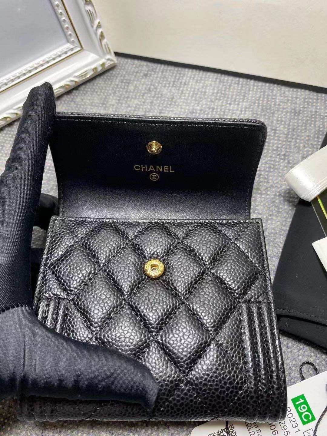 专属高端打造三折短款小钱包 全网独家供货 采用进口颗粒压花牛皮🐂正品电镀五金强强强 尺寸10.5*19.
