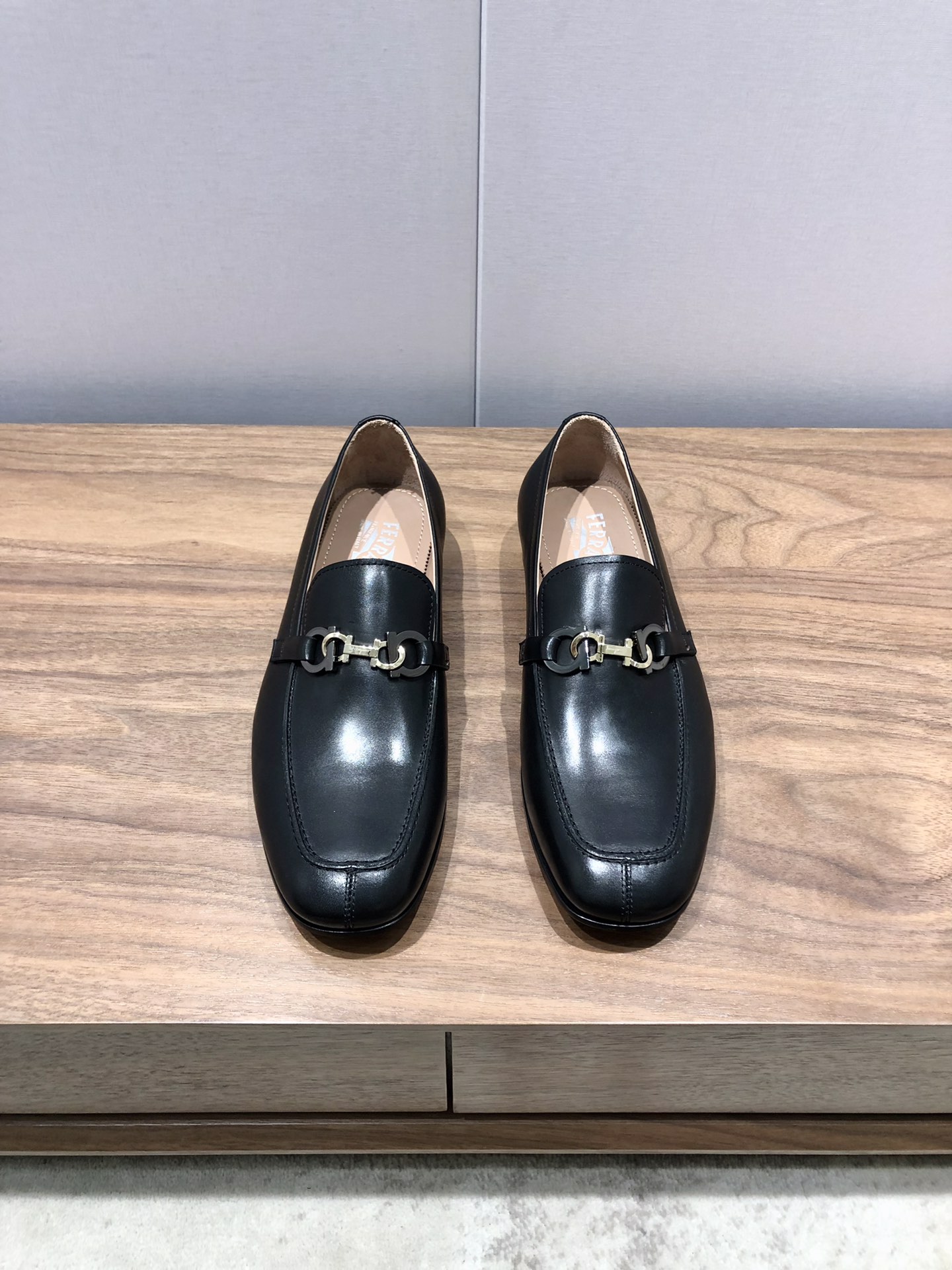 NO:274754,Ferragamo men's fine leather shoes, imported cowhide upper, water-dyed cowhide inner lining, genuine leather soles, standard size 38-44, spot batch, ferragamo, ferragamo, cowhide, Leather soles19860909菲拉格慕Ferragamo男士精品皮鞋,鞋面进口牛皮,水染牛皮内里,真皮大底,标准码38-44,现货批,,ferragamo,ferragamo,cowhide,Leather soles,Men's shoes