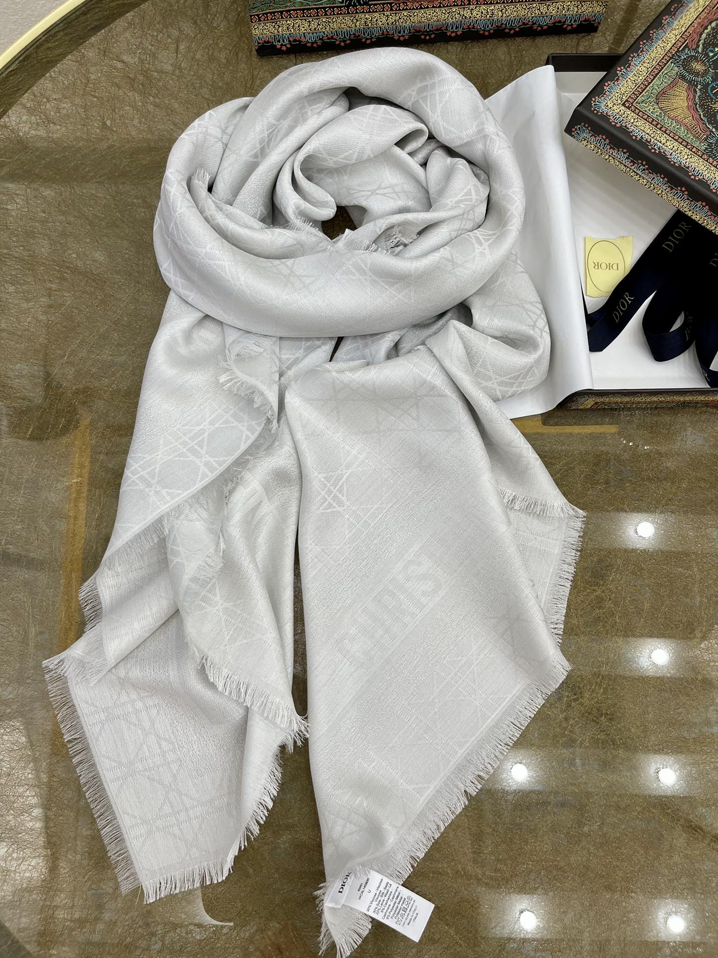 Dior迪奥经典藤格纹图案围巾04CAL140I630_C019