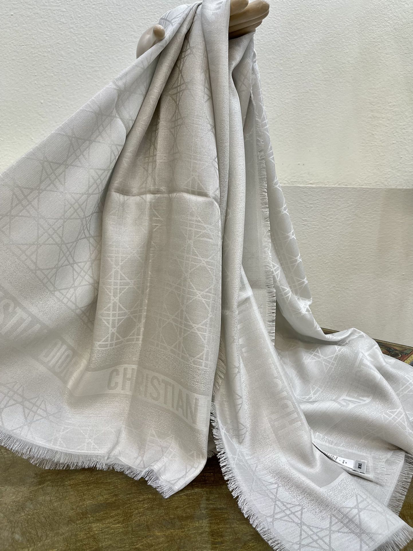 Dior迪奥经典藤格纹图案围巾04CAL140I630_C019