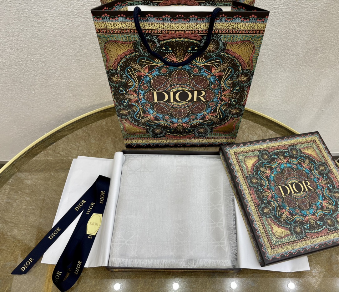 Dior迪奥经典藤格纹图案围巾04CAL140I630_C019