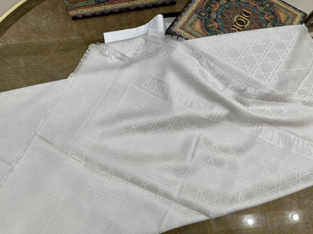 Dior迪奥经典藤格纹图案围巾04CAL140I630_C019