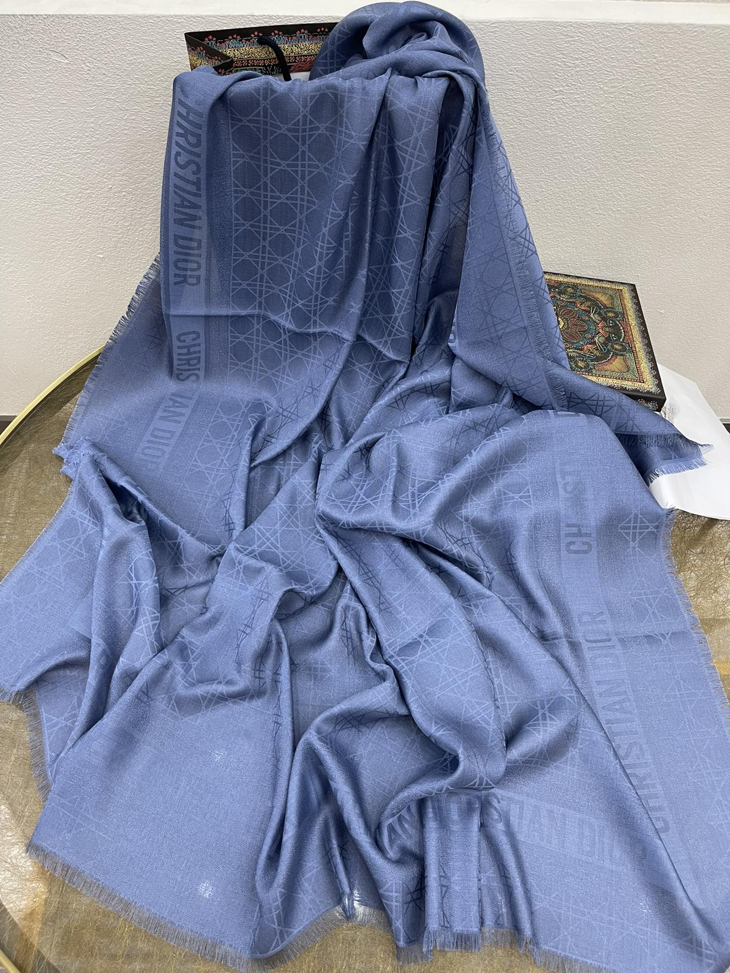 Dior迪奥经典藤格纹图案围巾04CAL140I630_C019