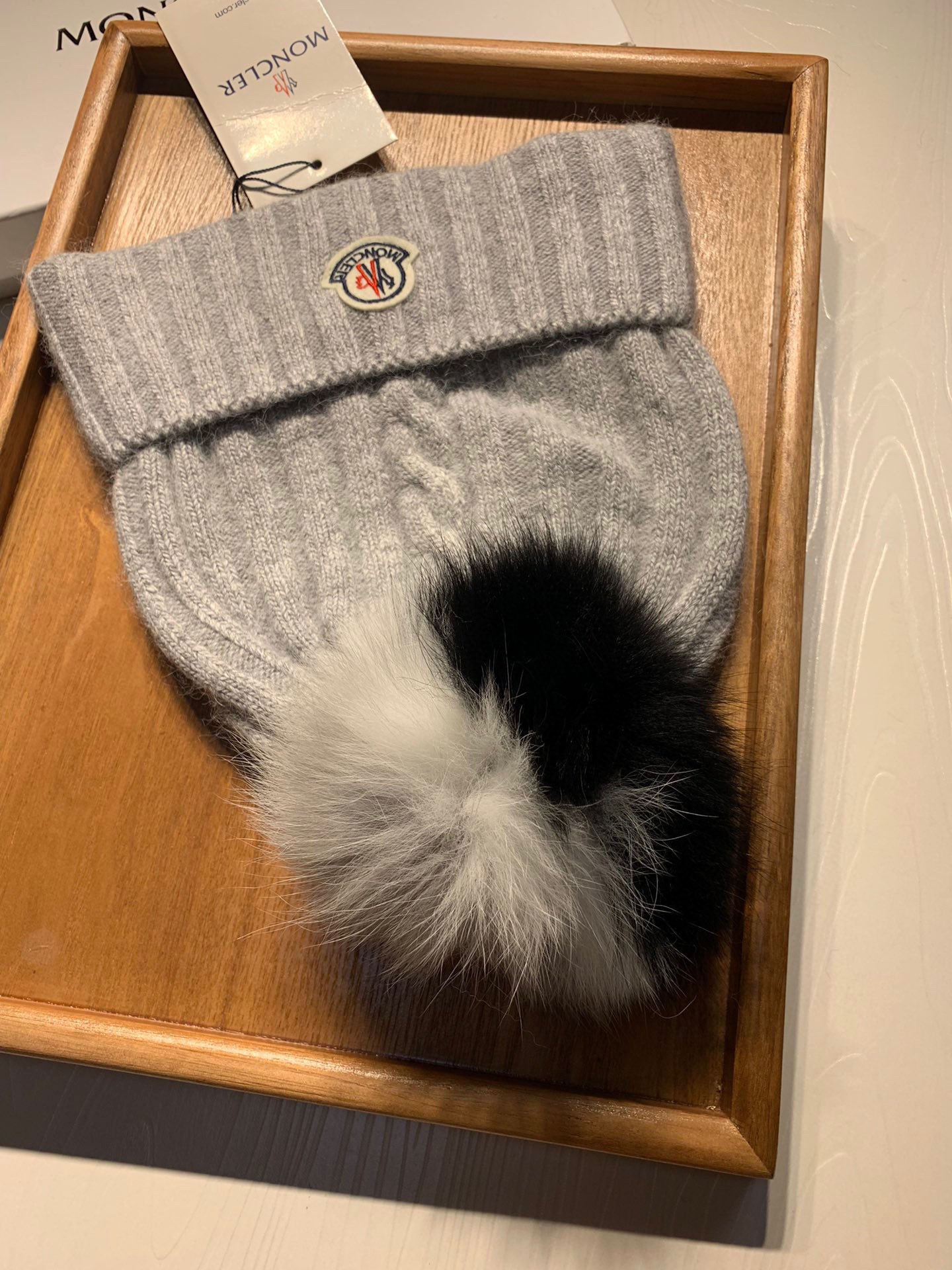 🌹。蒙口。【羊毛单帽-带3色渐变狐狸毛球】客供小羊毛！珍贵典藏的灵魂帽子！客供色纱.每个颜色都非常好看！