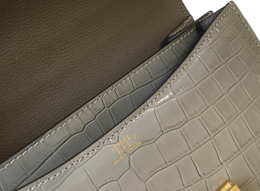 Hermès Constance Bag - Premium Crocodile Embossed Leather, Dove Gray, 18/23cm 8 i1630073790 1938 3