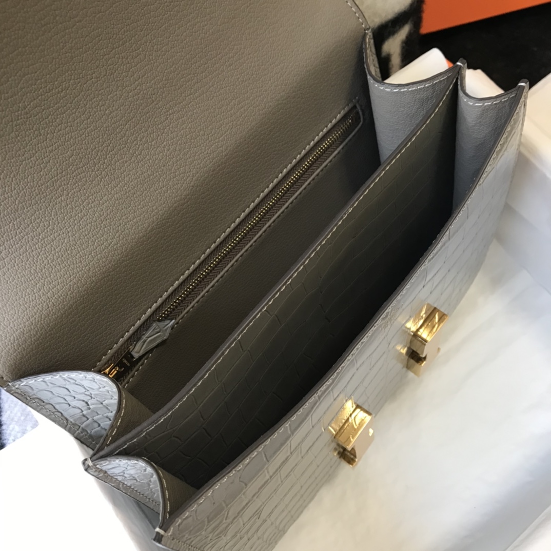 Hermès Constance Bag - Premium Crocodile Embossed Leather, Dove Gray, 18/23cm 10 i1630073790 2954 7
