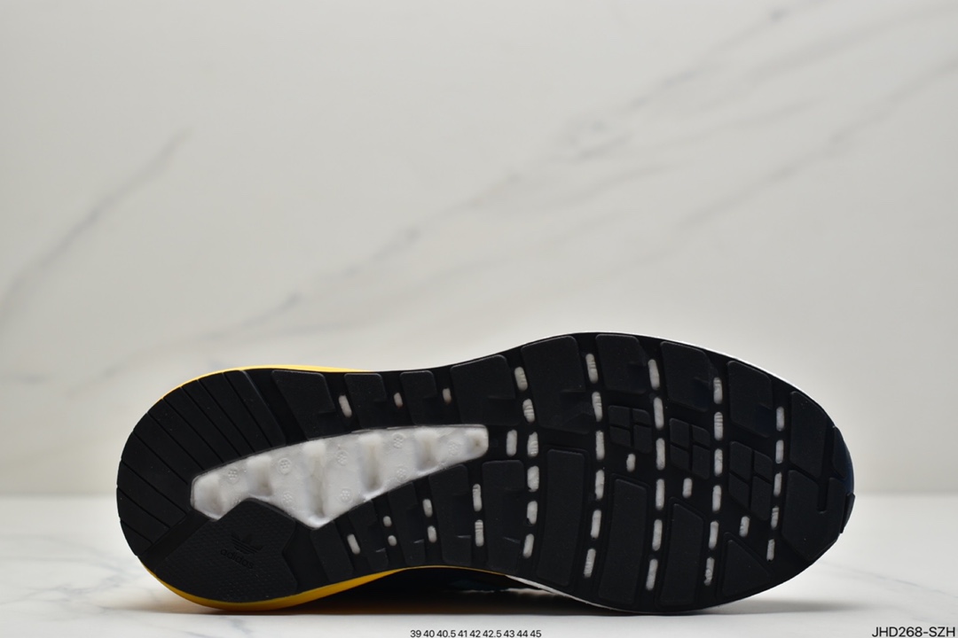 190 阿迪达斯AD Originals ZX 2K Boost 2.0采用科技风设计GZ9087