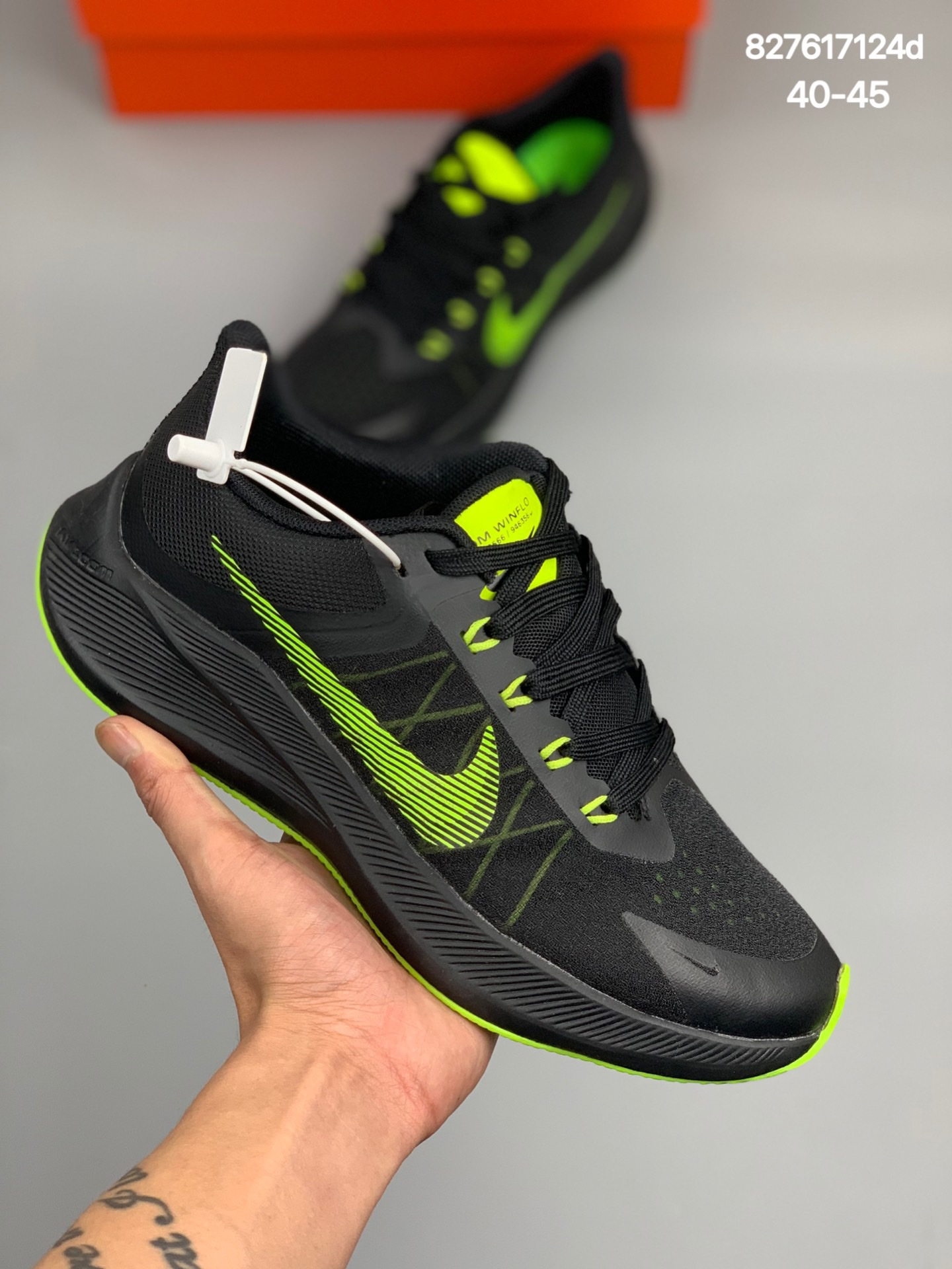  
Nike Air Zoom Winflo 8 该鞋款采用改良版网眼布和增加泡棉设计，专为驾驭耐力跑而设计，出色的缓震性能可助力你心无旁骛专注跑步。
货号:CW3421-102
Size:40-45
编码：827617124d