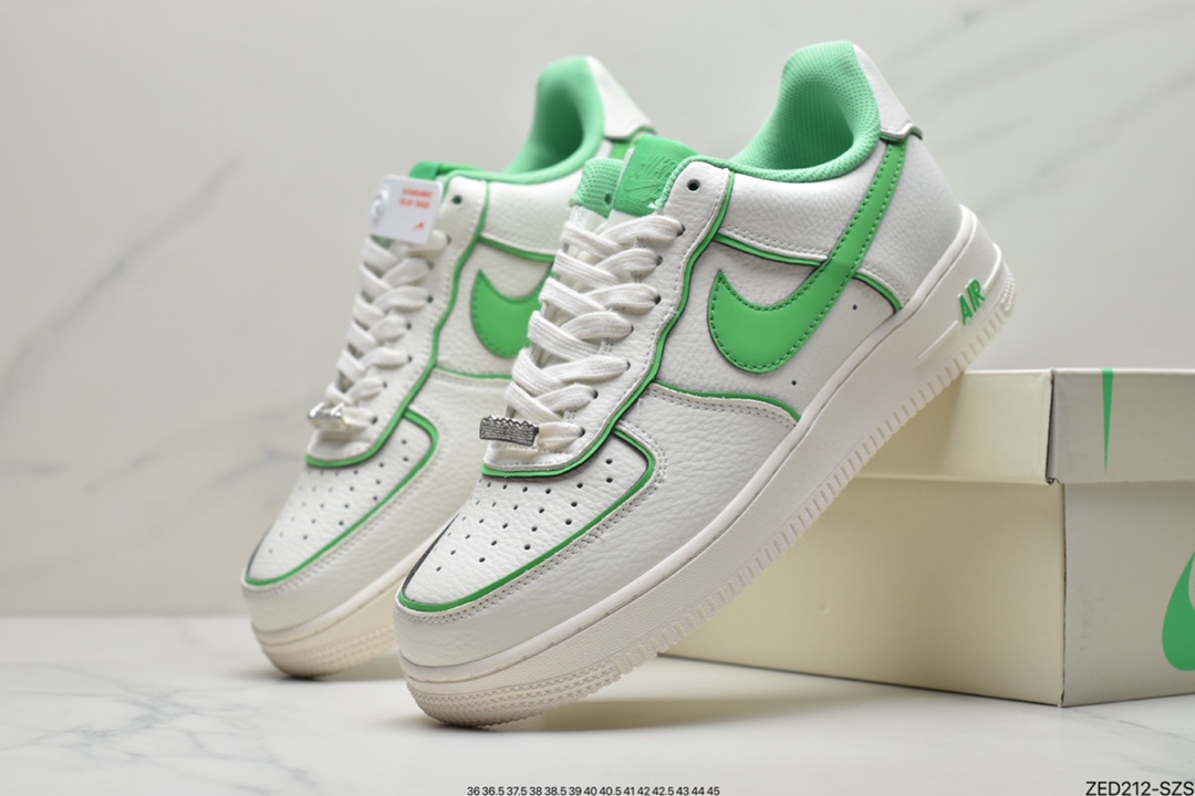 260 耐克Nike Air Force 1 Low 白蓝满天星 空军一号低帮运动休闲板鞋UH8958-022