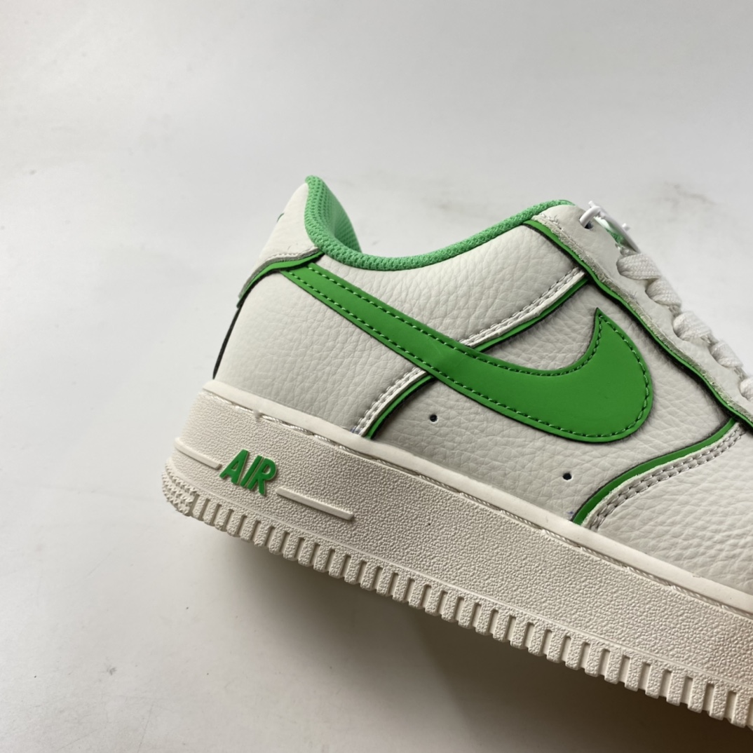 P260  NIKE Air Force 1 ’07 Low 米白绿炫彩“夜魔侠”板鞋 UH8958-022