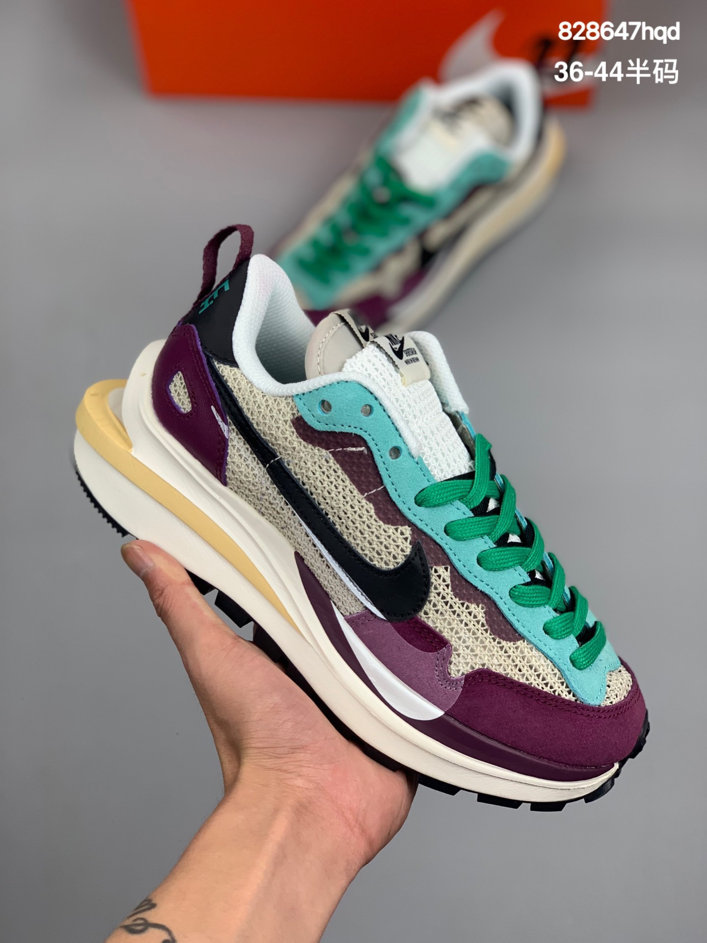 
一体 耐克Sacai X NIKe regasus vaporrly SP 华夫双勾三代3.0走秀 鞋身材质由翻毛皮和透气网布共同打造。熟悉的解构手法、重叠Swoosh、双重鞋舌、鞋带以及后跟SACAI字体都悉数保留，#最大亮点在于，本次鞋底变本加厉，层数更多!简直和巴黎世家的TripleS有一拼，增高效果妥妥的 货号：CV1363 
尺码：36-44半码
编码：828647hqd