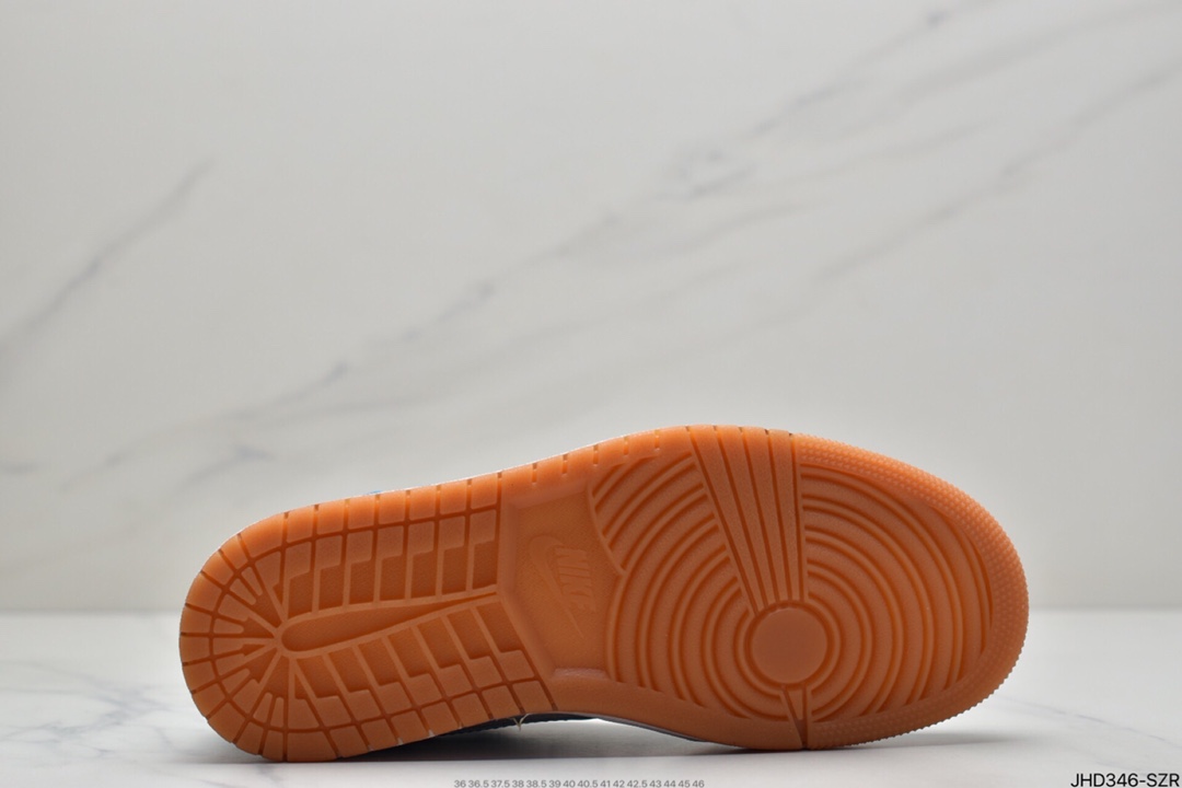 190 Air Jordan 1 Low 整双鞋采用漆皮材质覆盖DC6991-400